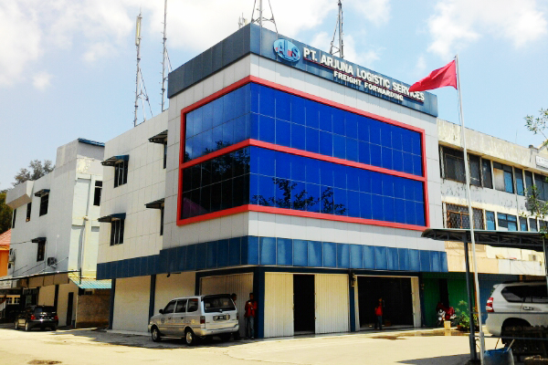 Arjuna Logistic operational team